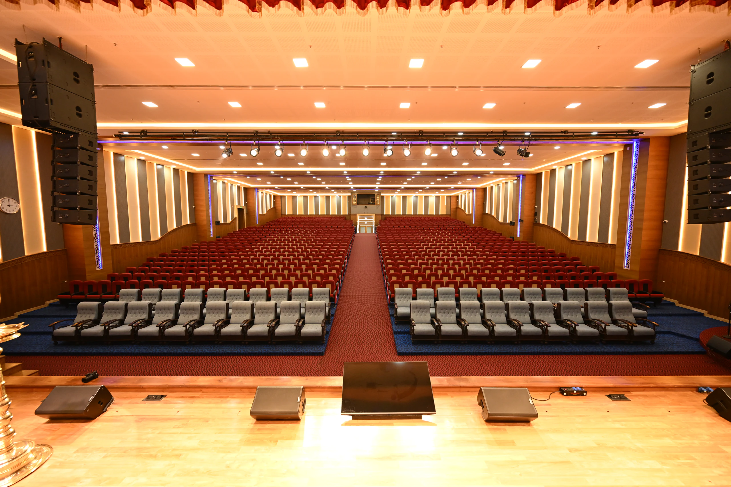 Seminar Halls and Auditoria - Kristu Jayanti University